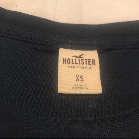 3/20$ Hollister - Navy Blue T - Shirt - Picture 4 of 4